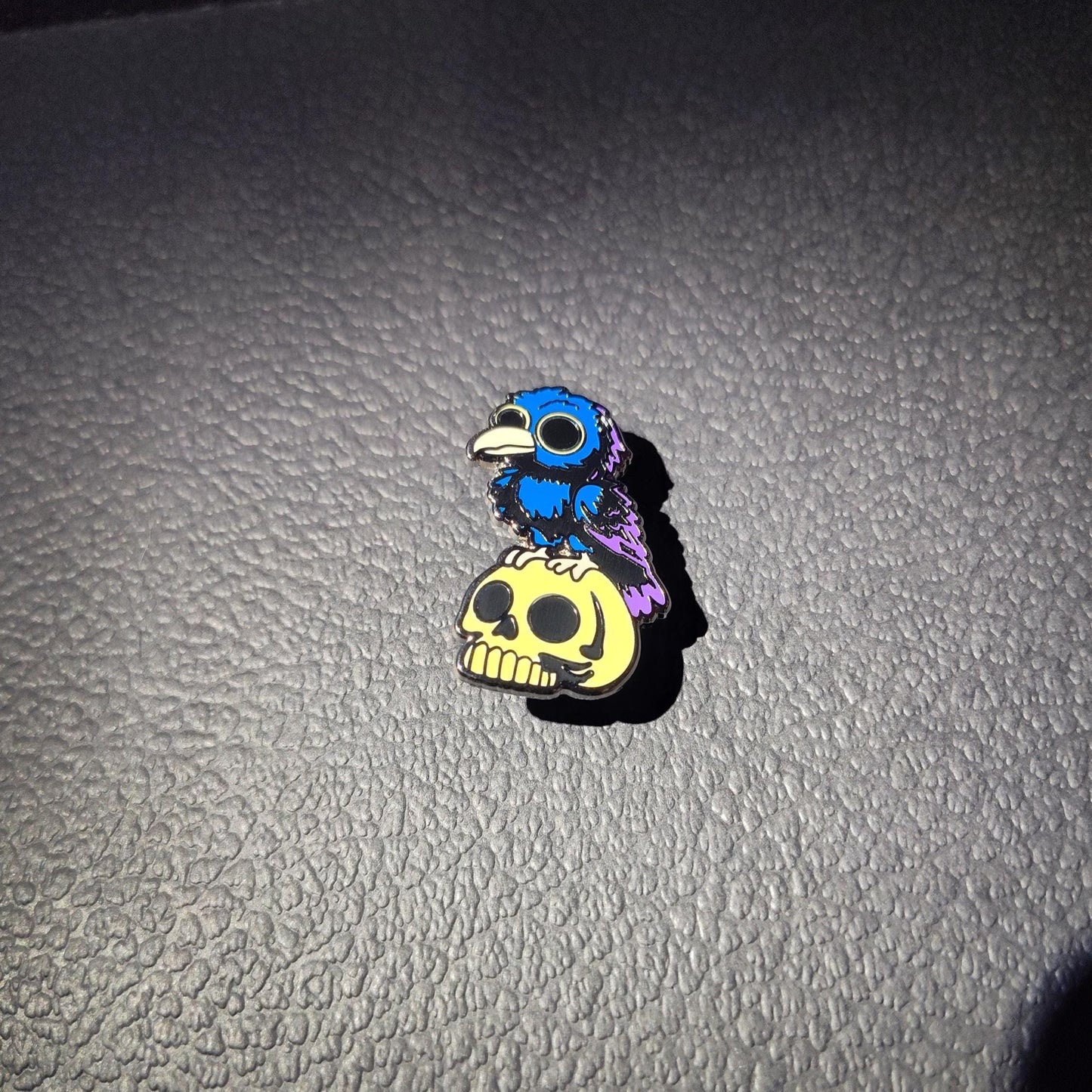 Raven W/ Skull Enamel Pin - Raven and Skull Pin