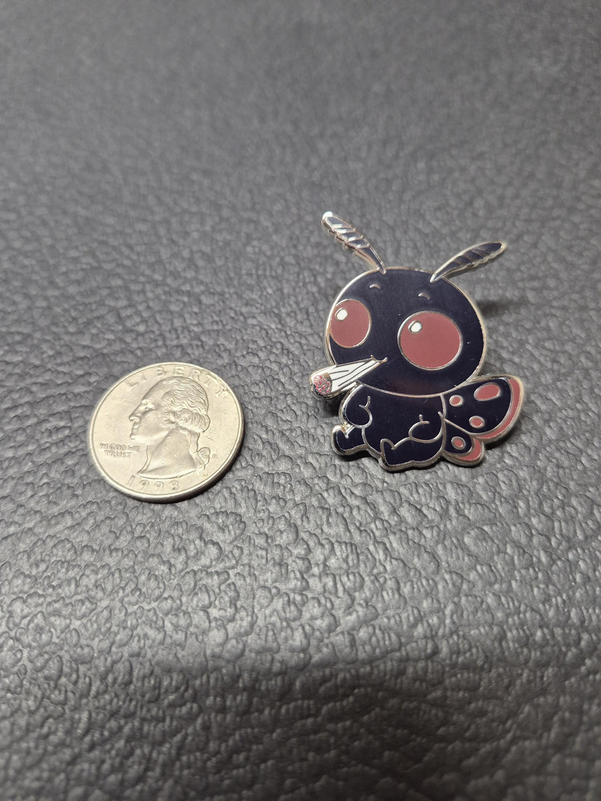 Mothman Smoking - Mothman pushback Pin