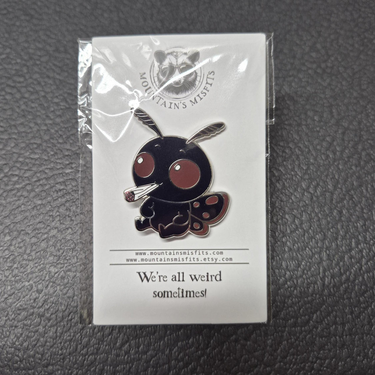 Mothman Smoking - Mothman pushback Pin