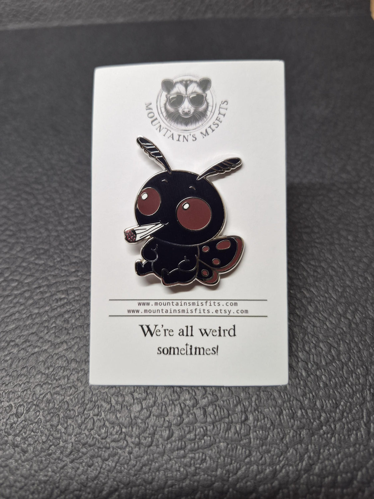 Mothman Smoking - Mothman pushback Pin
